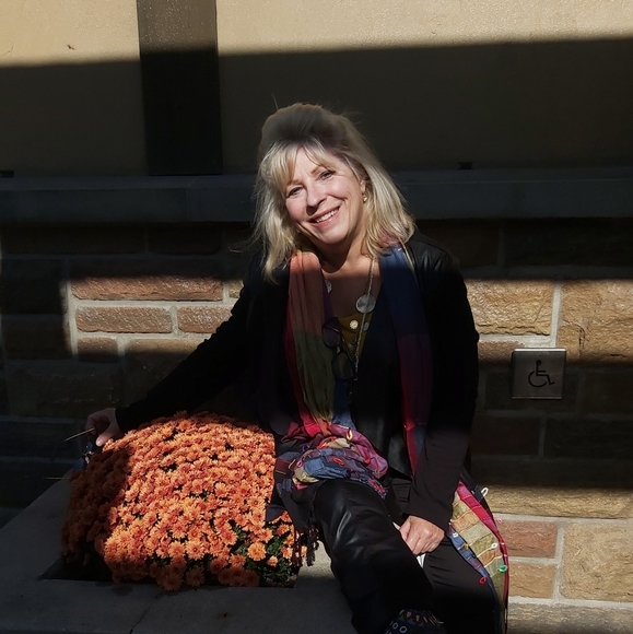 Hello - Picture 2 of 2